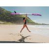 slecna s paddleboadem wattsup jelly lehky sup pro damy